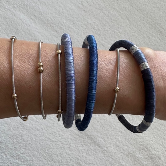 Handmade Flexible Bangle Bracelets from Rwanda - set of 3 blue/silver - Picture 10 of 15